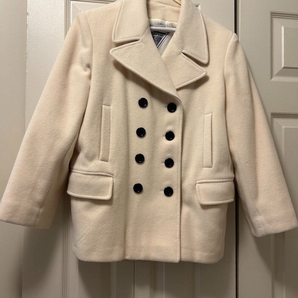 Short white wool jacket